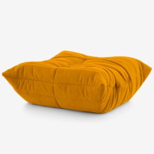 Fotel Togo podnóżek pufa Ligne Roset Alcantara Curry